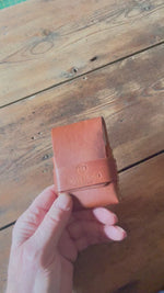 Load and play video in Gallery viewer, The Bushmead Minimalist Full Grain Leather Wallet
